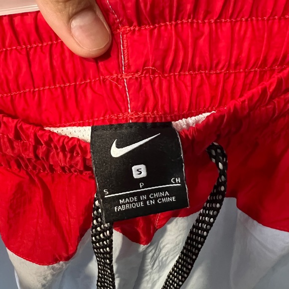 Nike Wind Breaker Pants - Picture 3 of 3